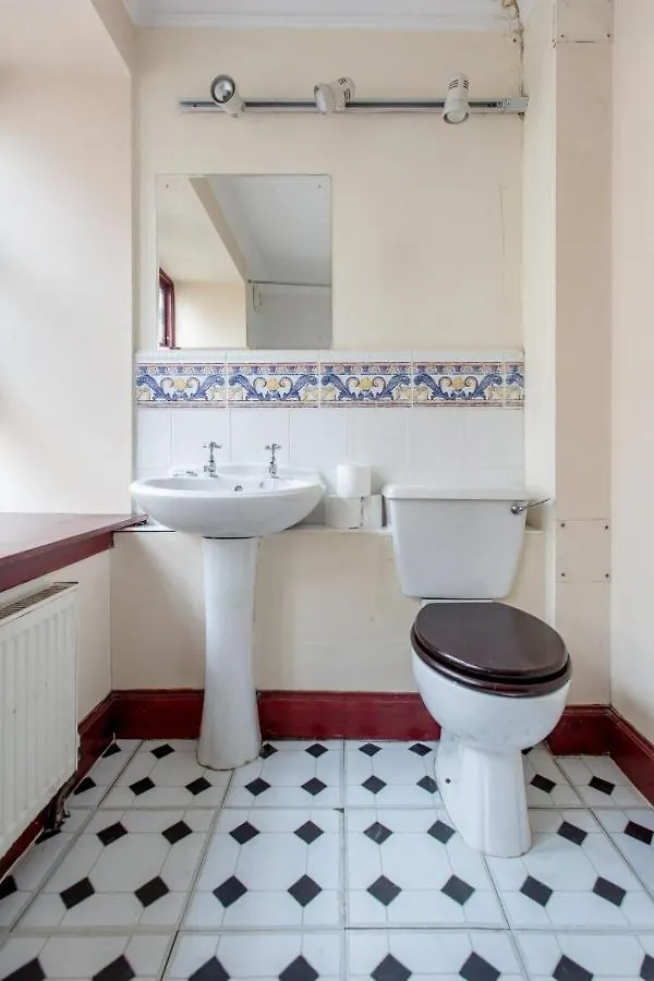 2 Bedroom Apartment By Leith'S Shore Edinburgh