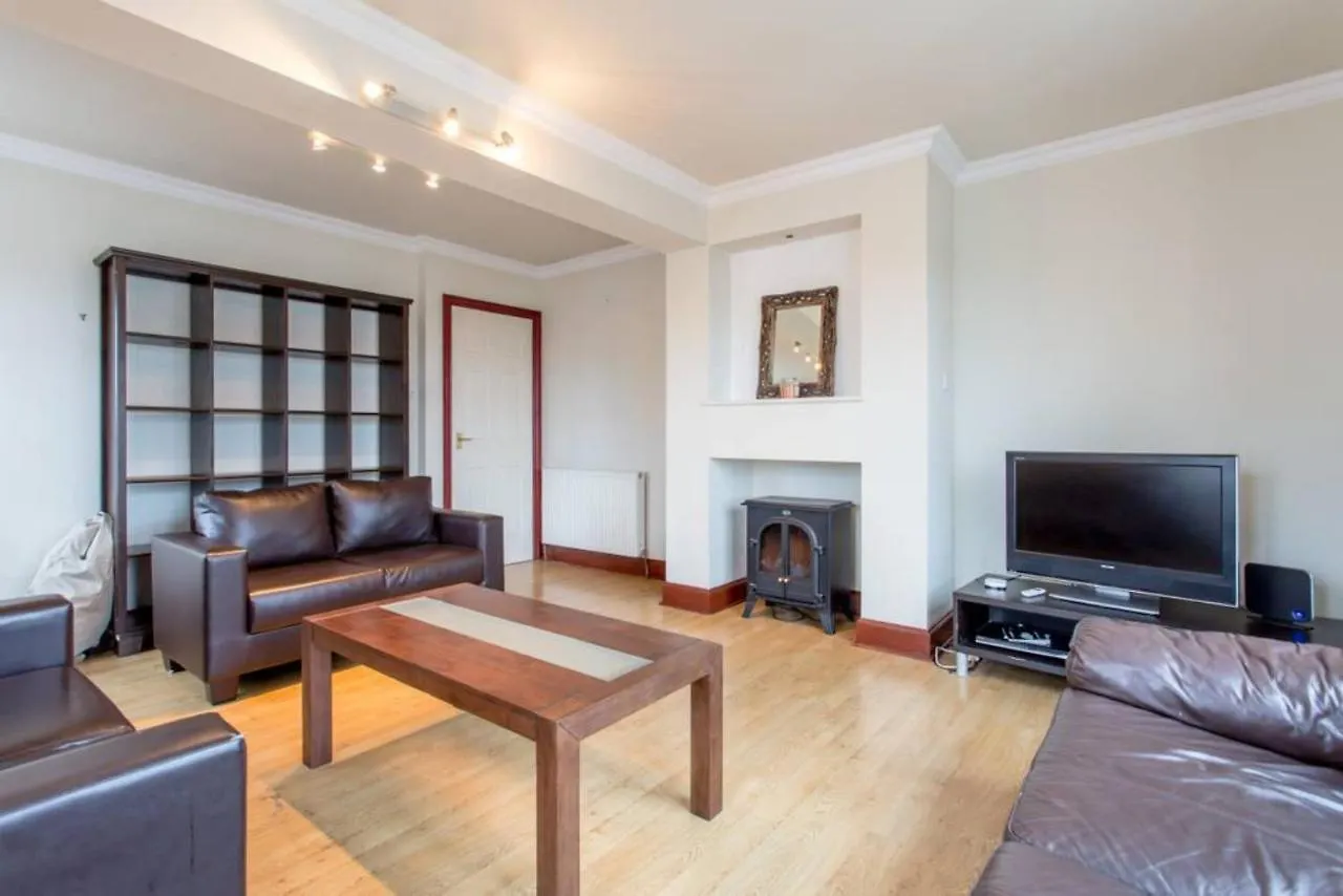 2 Bedroom Apartment By Leith'S Shore Edinburgh Velká Británie