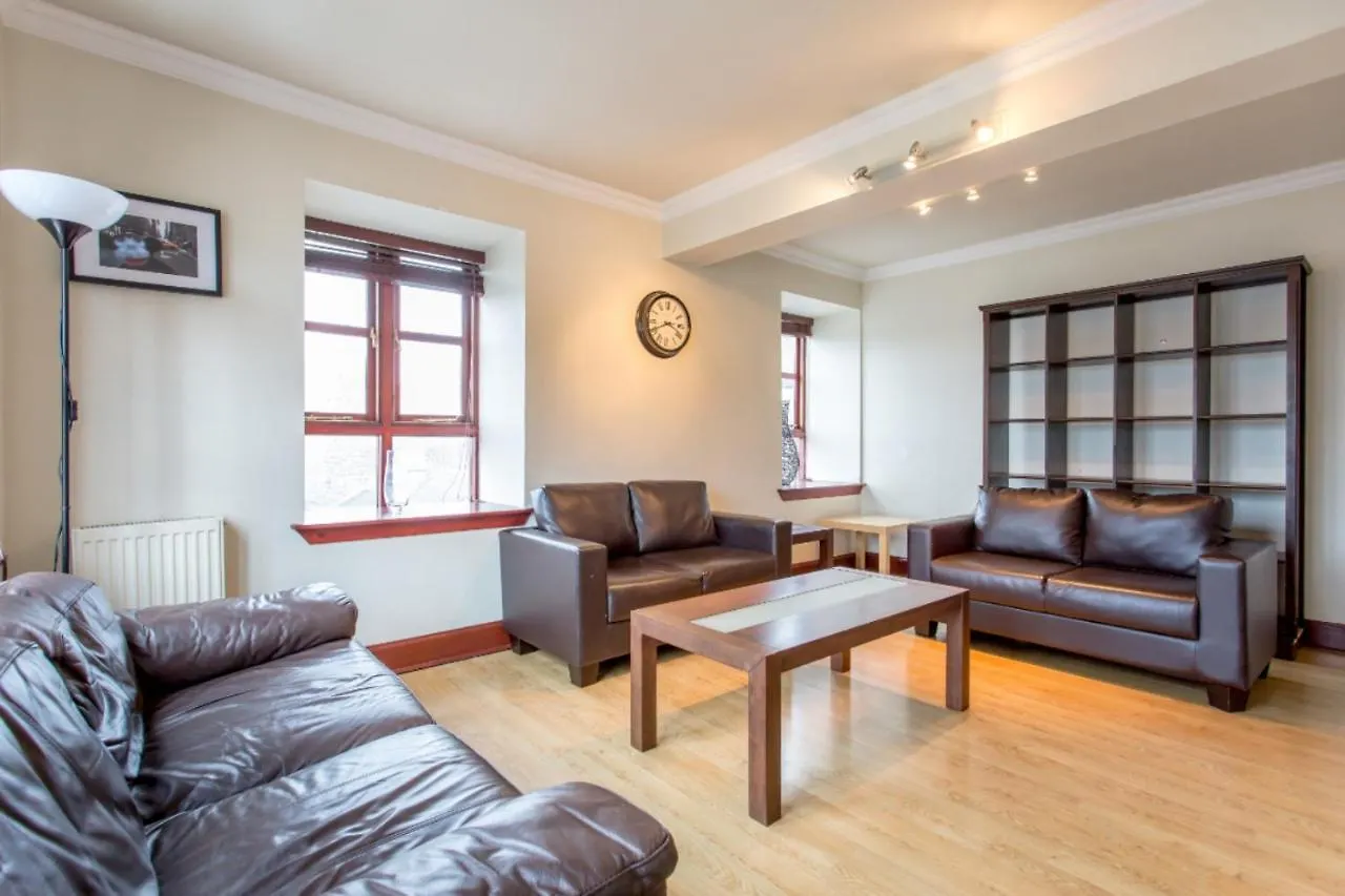 2 Bedroom Apartment By Leith'S Shore Edinburgh